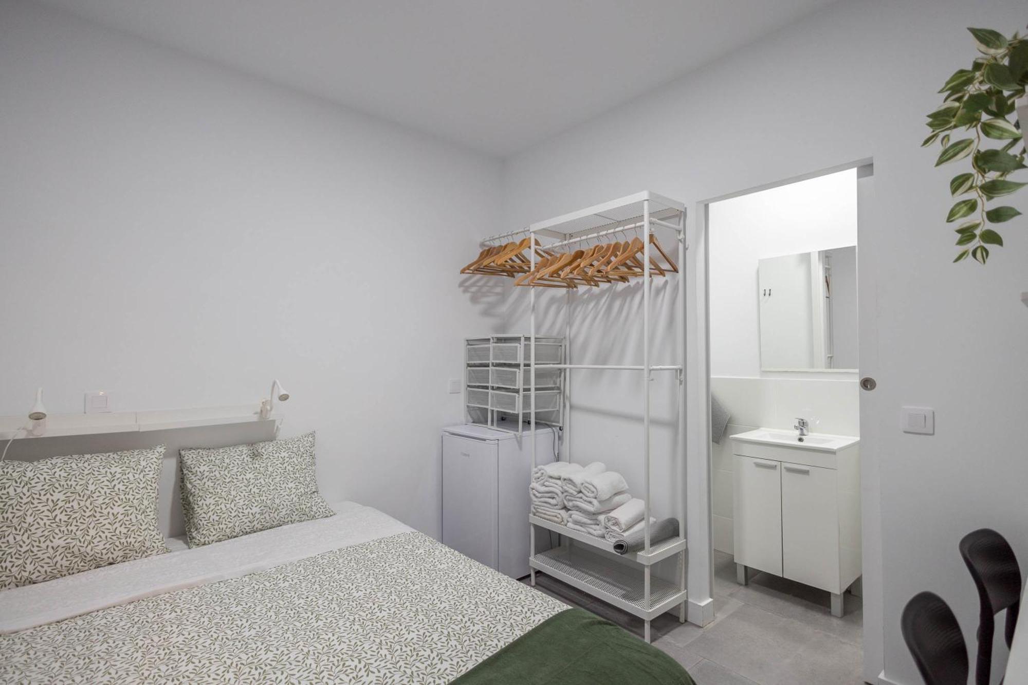 Coliving Mol-terrace, En-suite Bathroom, Fridge & Tv Gjestgiverier *