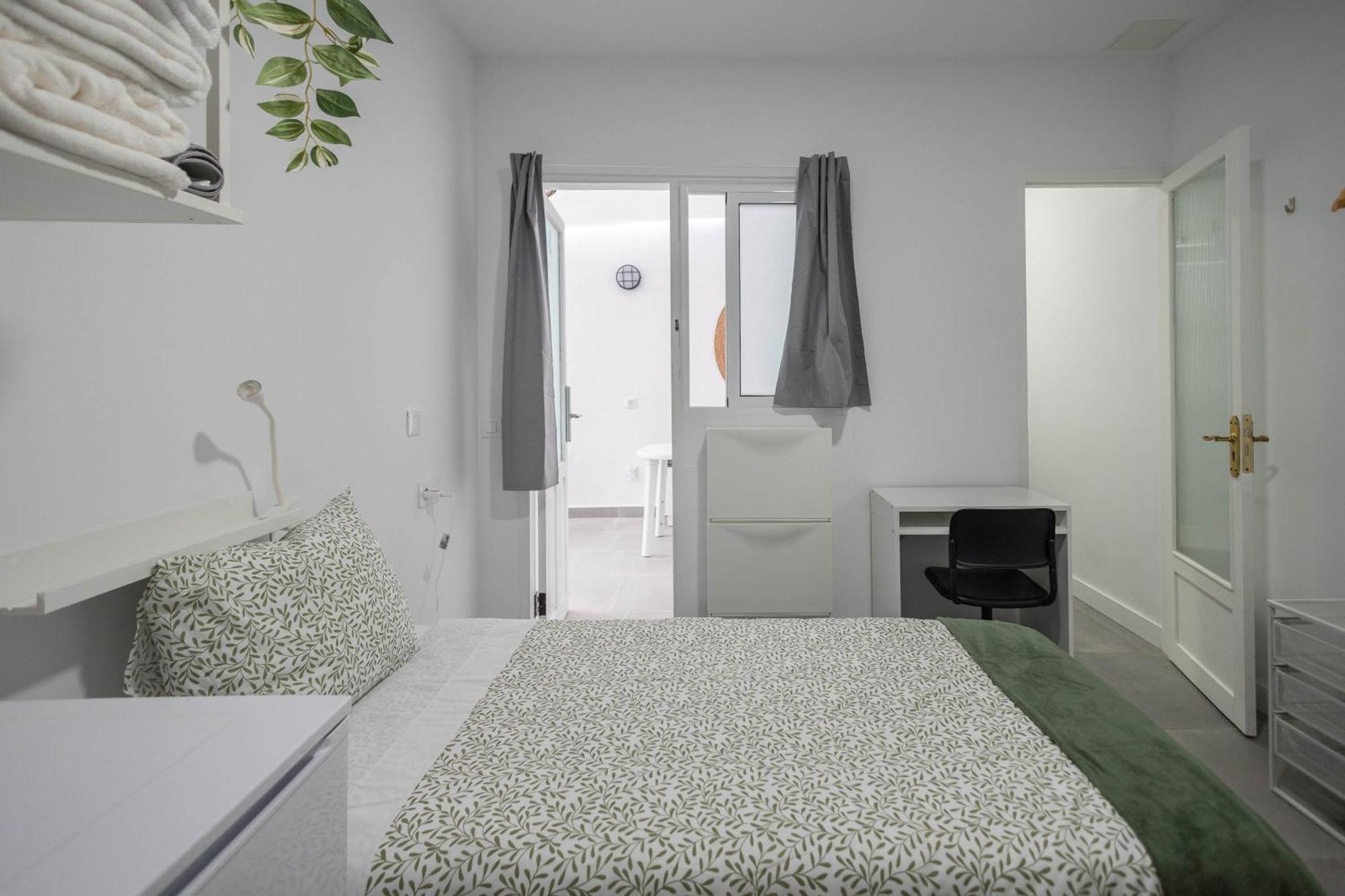 Coliving Mol-terrace, En-suite Bathroom, Fridge & Tv * Las Palmas / Gran Canaria