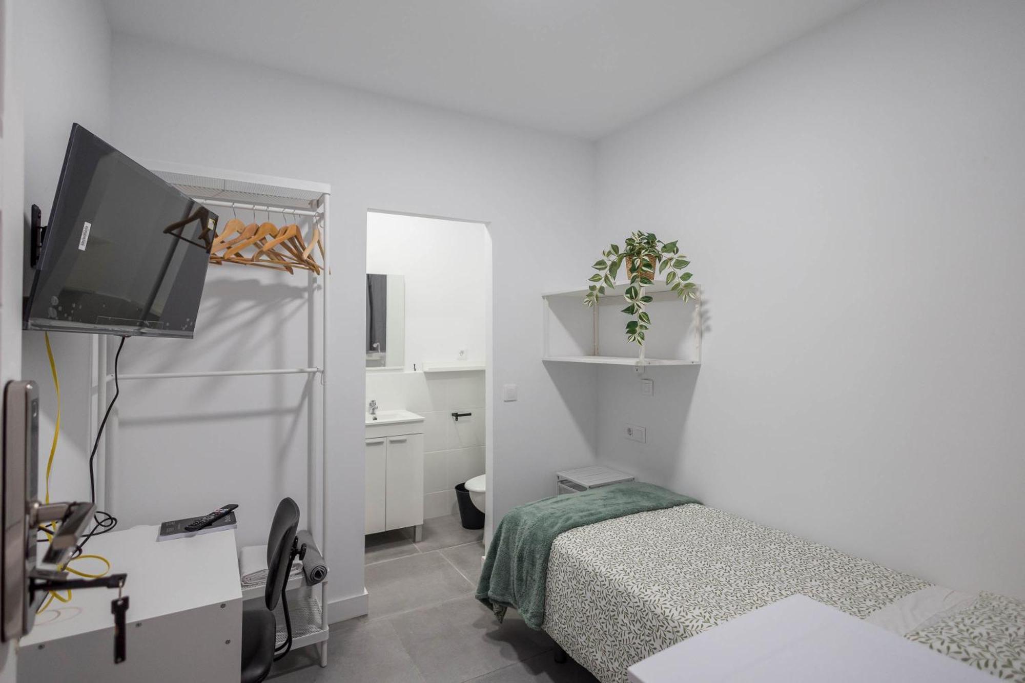 Coliving Mol-terrace, En-suite Bathroom, Fridge & Tv * Las Palmas / Gran Canaria